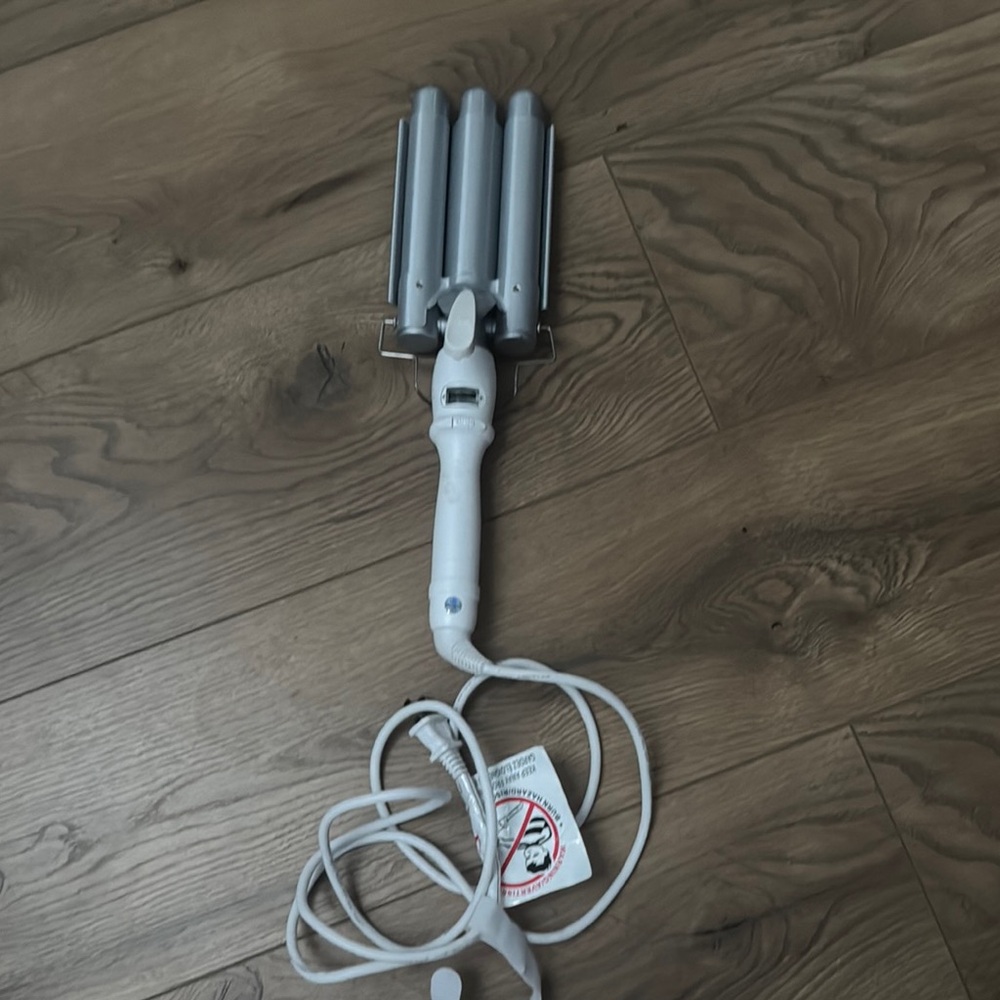 White Hair Waver Styling Tool